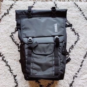 Thule Dslr covert rolltop backpack daypack